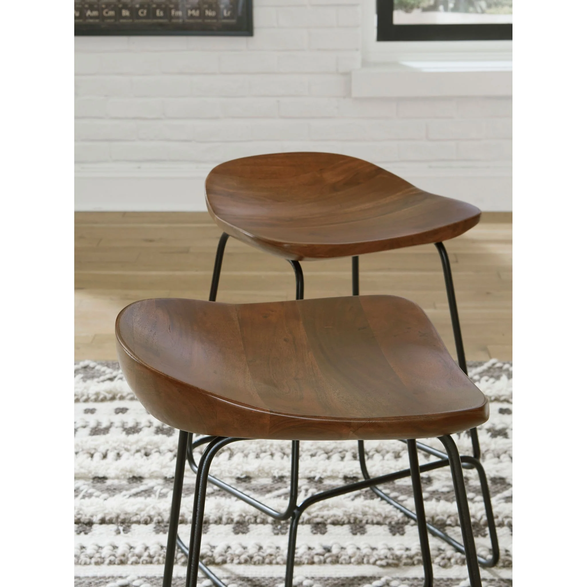 Wilinruck Counter Height Stool - Image 6