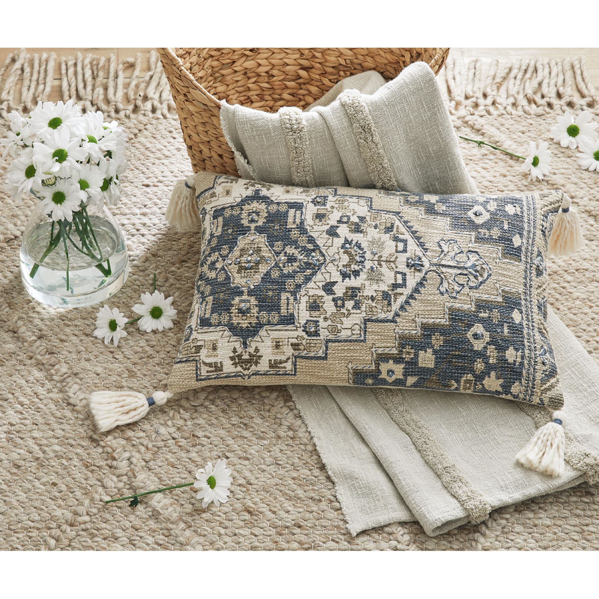 Winbury Accent Pillow - Image 5