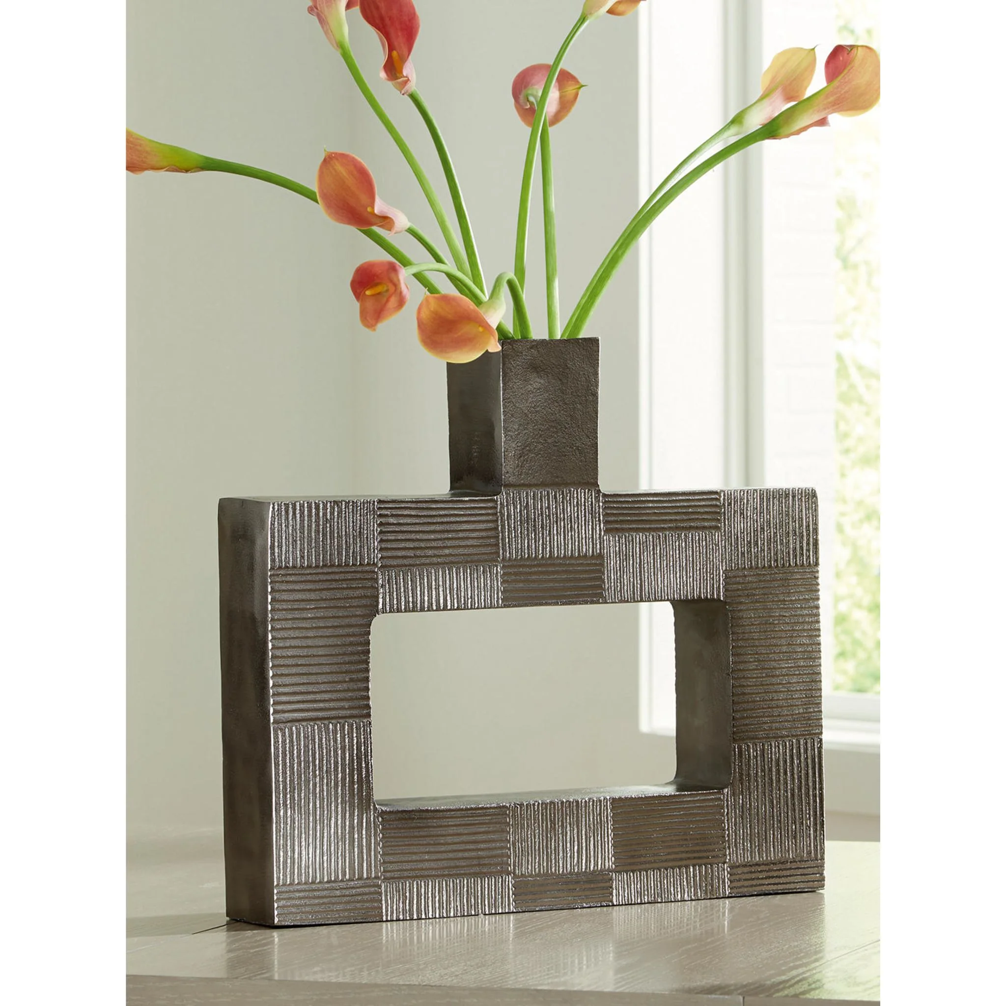 Wrengrove Vase - Image 2
