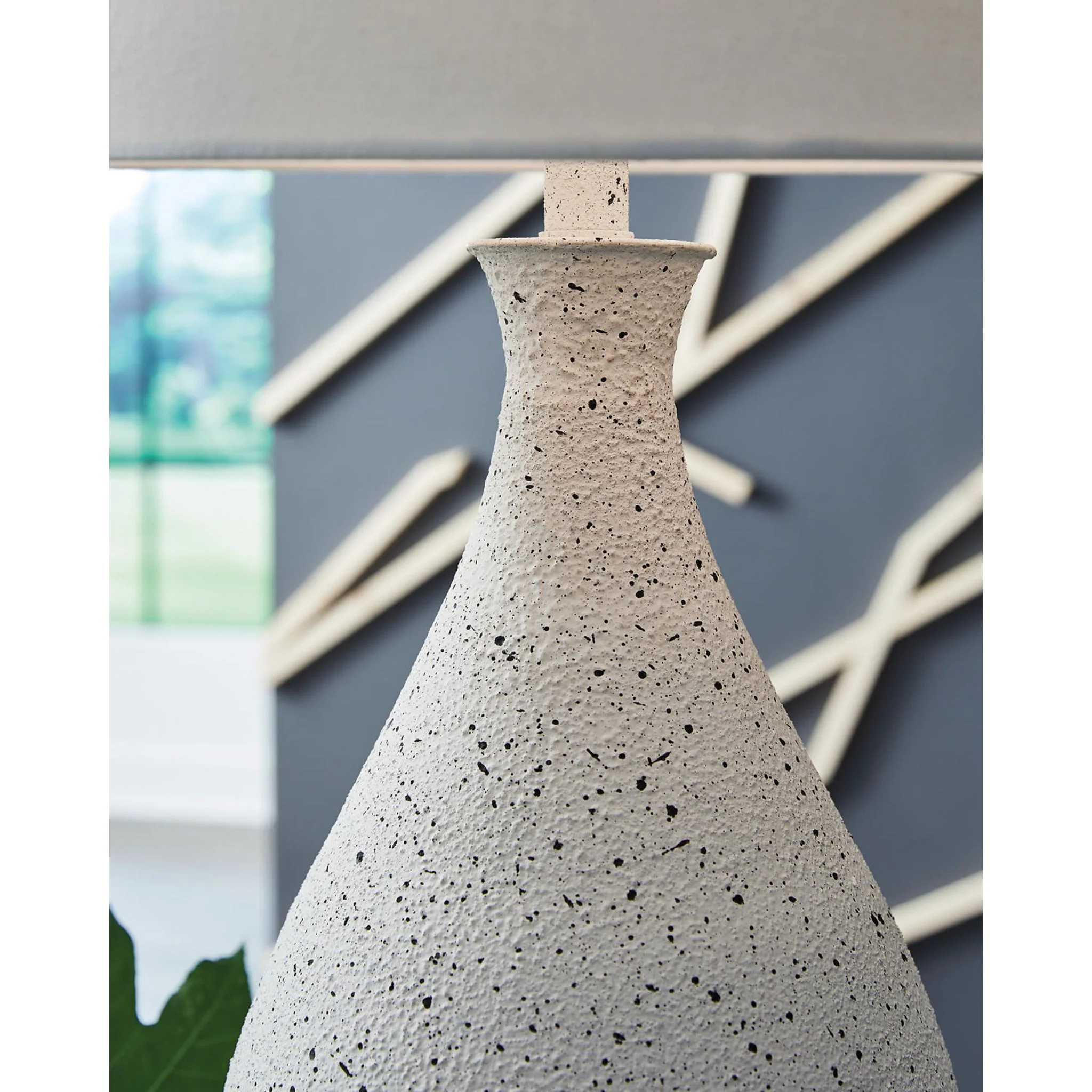 Wyattford Table Lamp - Image 4