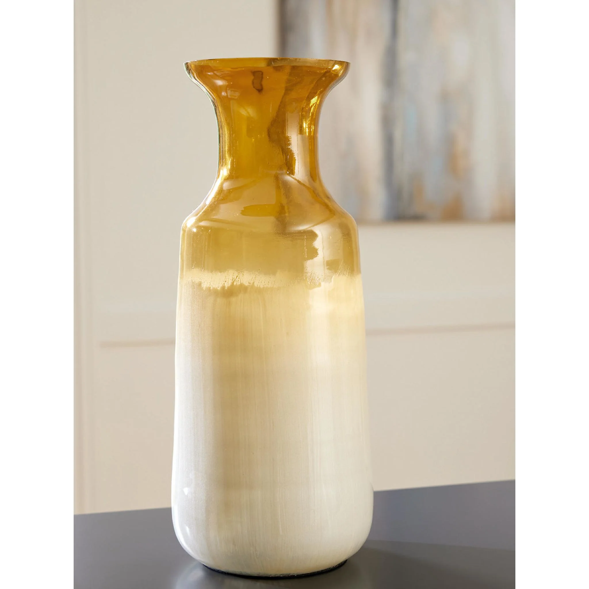 Wynburg Vase - Image 2