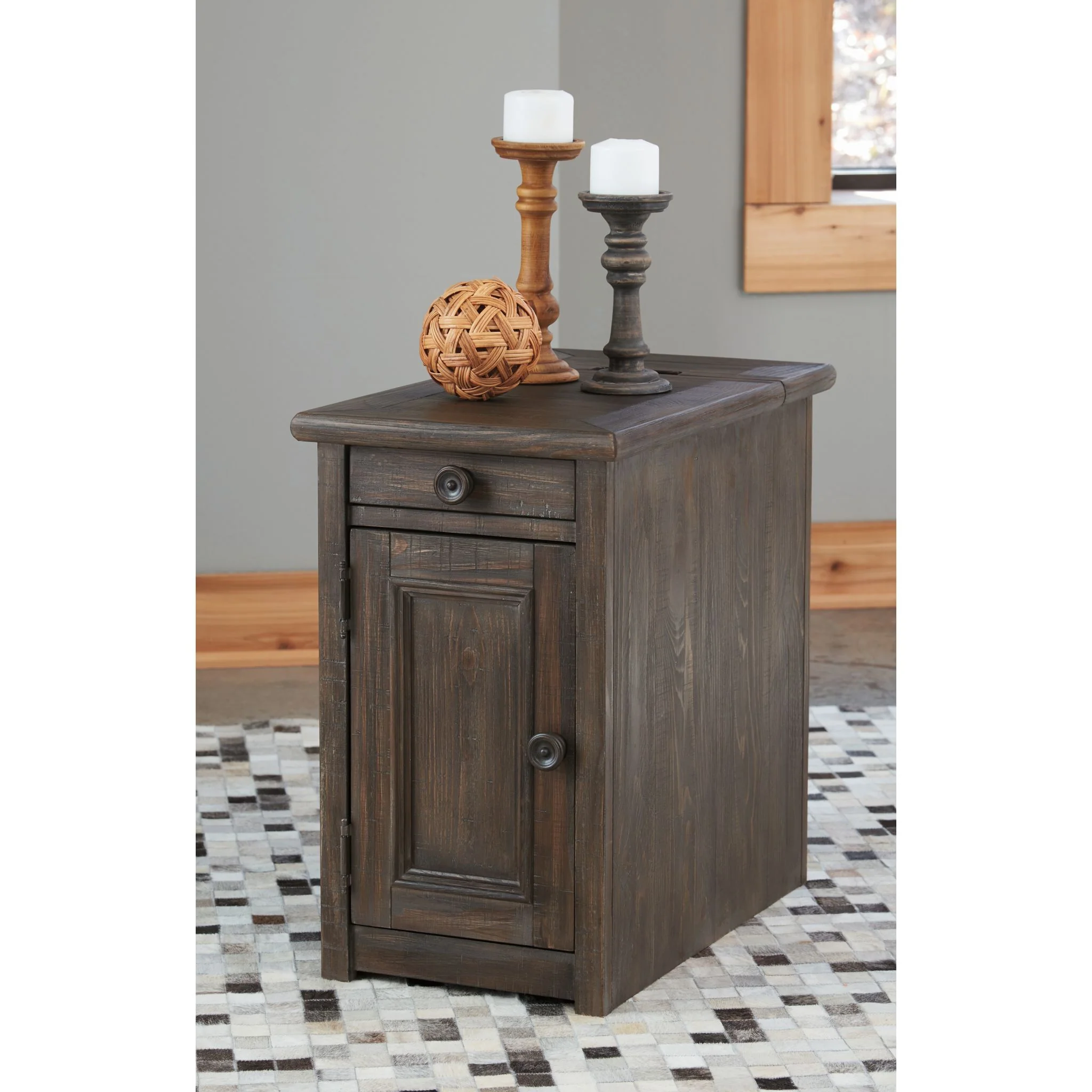 Wyndahl Chairside End Table - Image 6