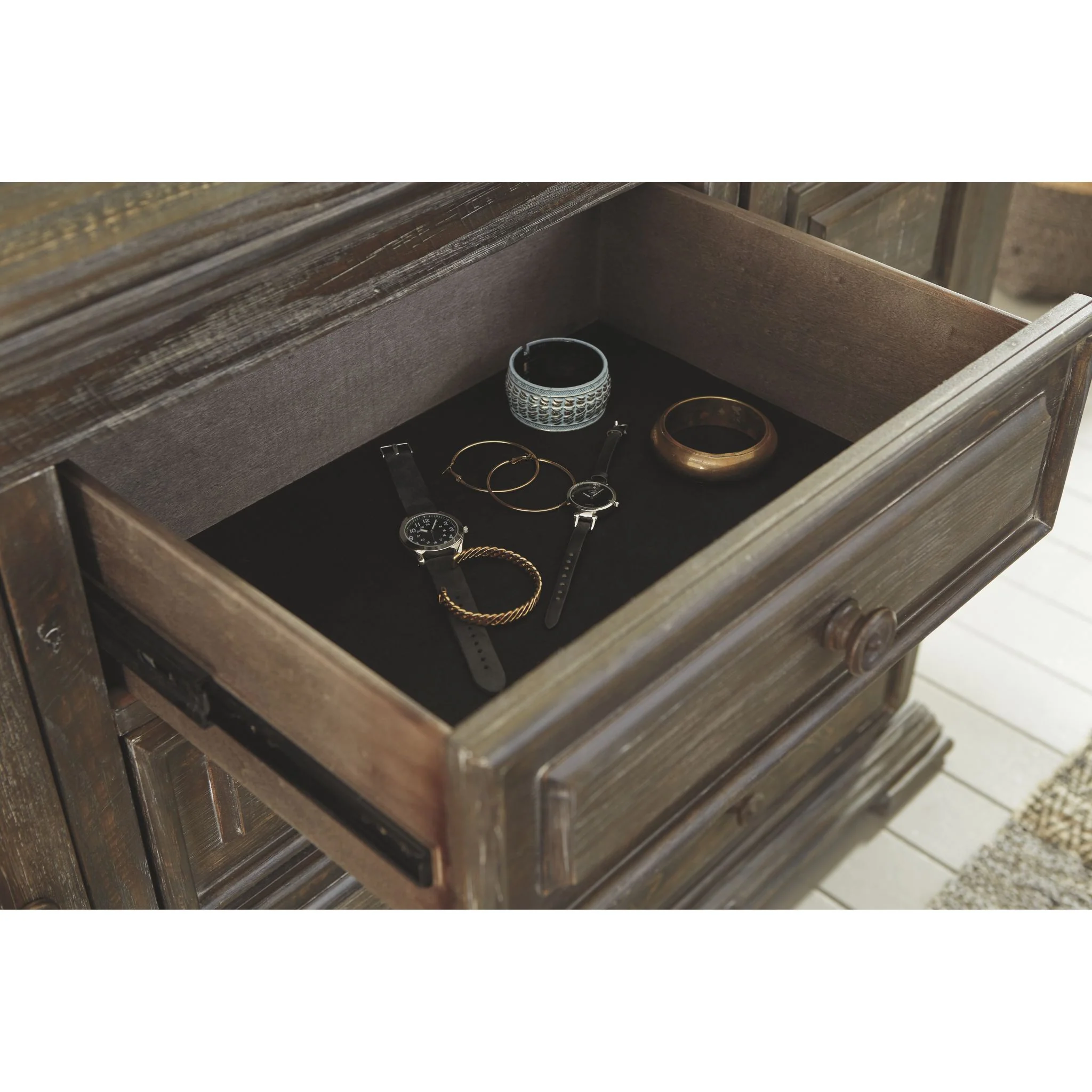 Wyndahl Dresser - Image 10
