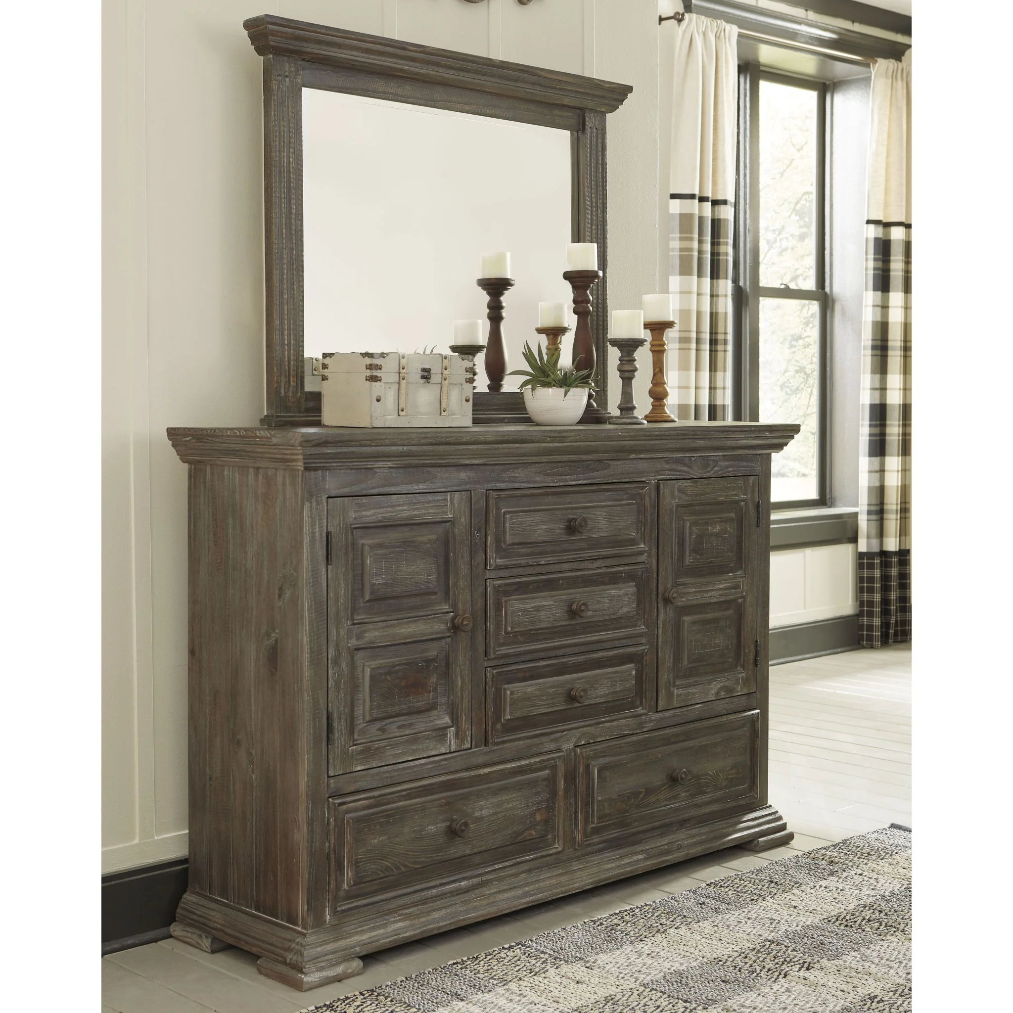 Wyndahl Dresser and Mirror - Image 2