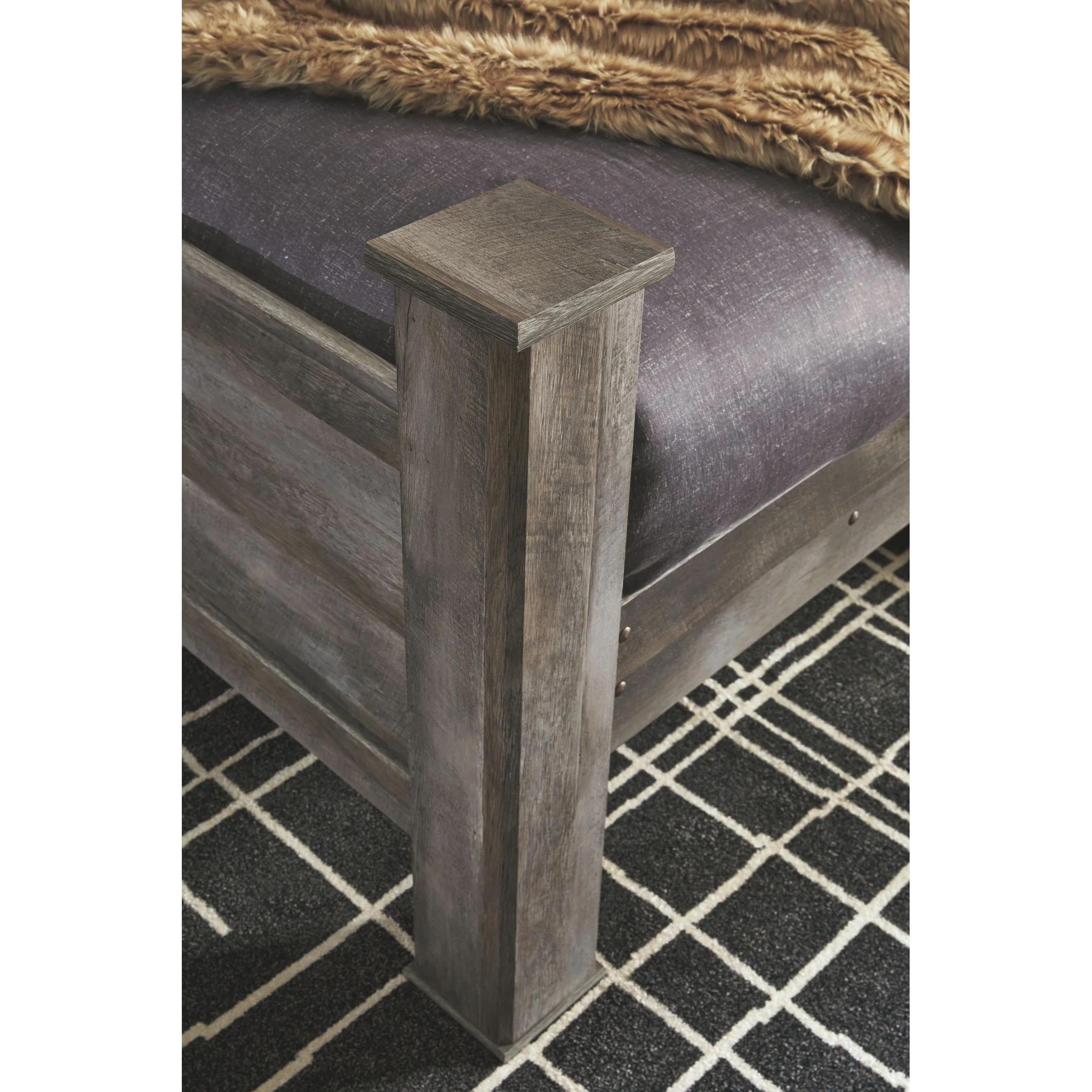 Wynnlow 3 Piece Poster Bed - Image 4