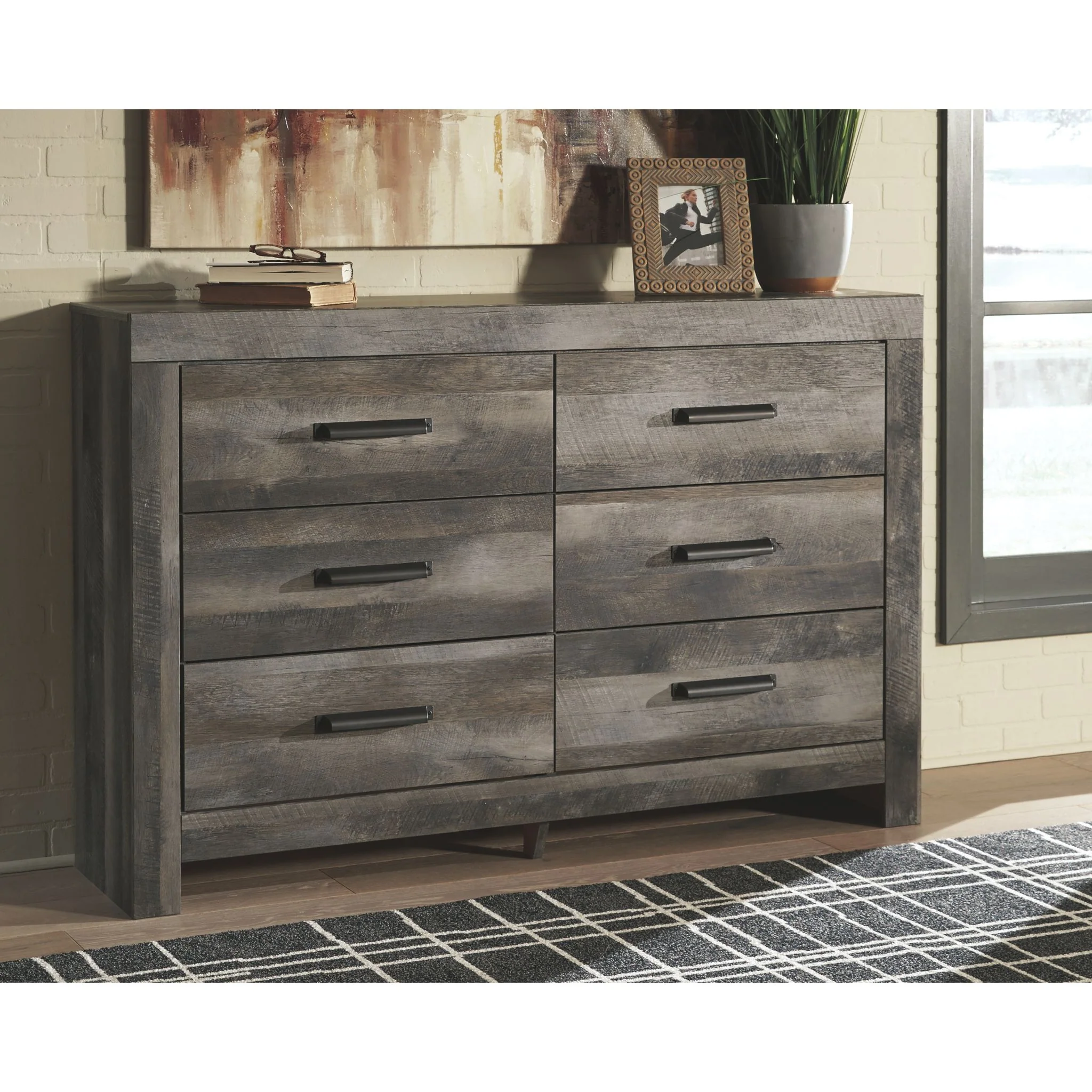 Wynnlow Dresser - Image 2