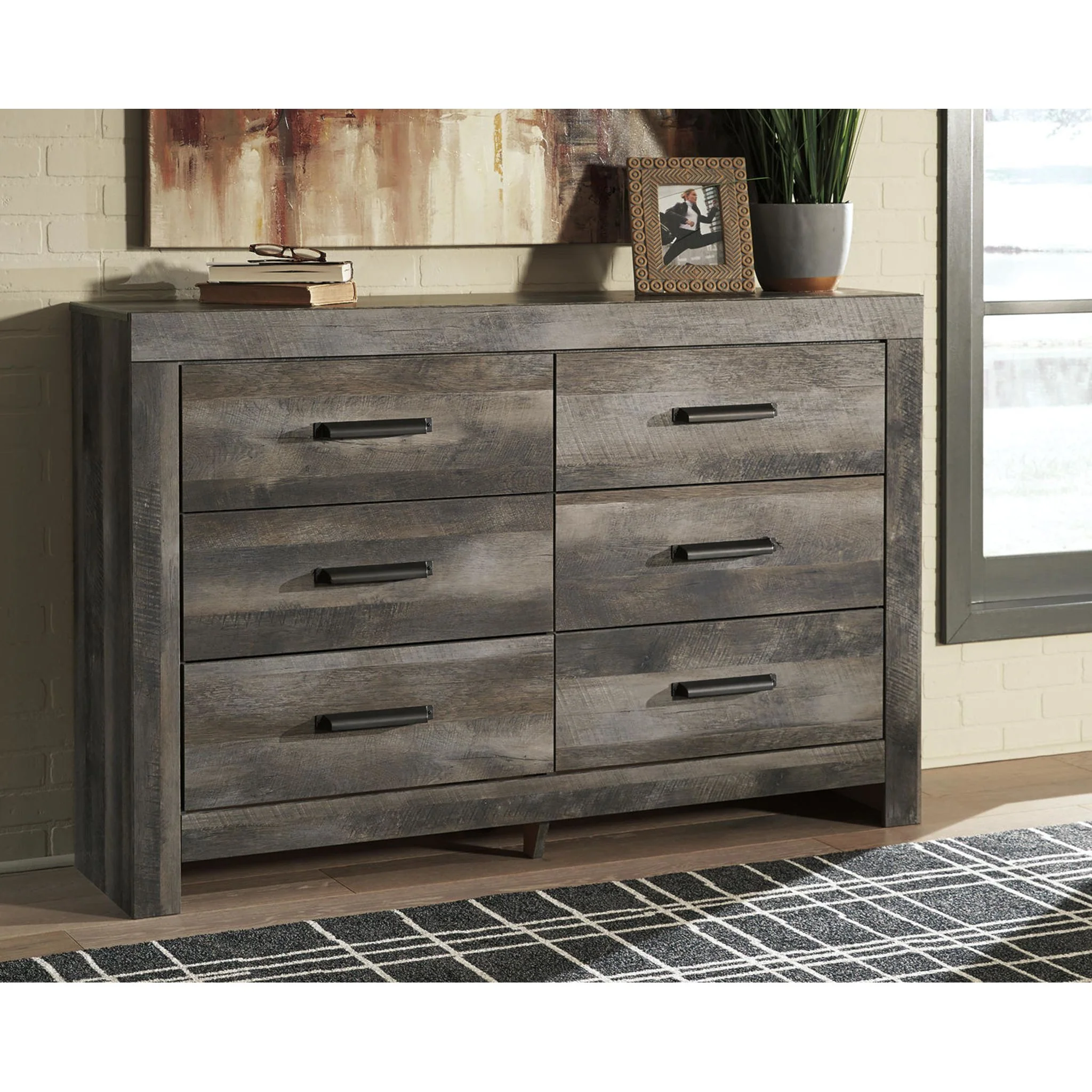 Wynnlow Dresser - Image 7
