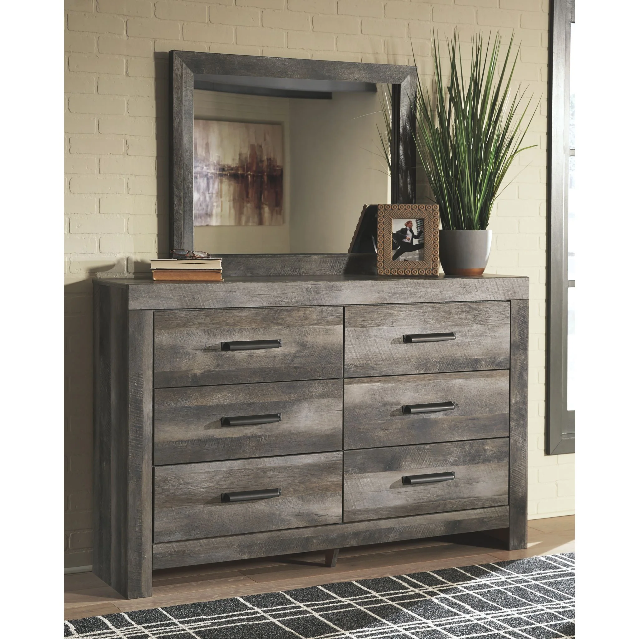 Wynnlow Dresser and Mirror - Image 2