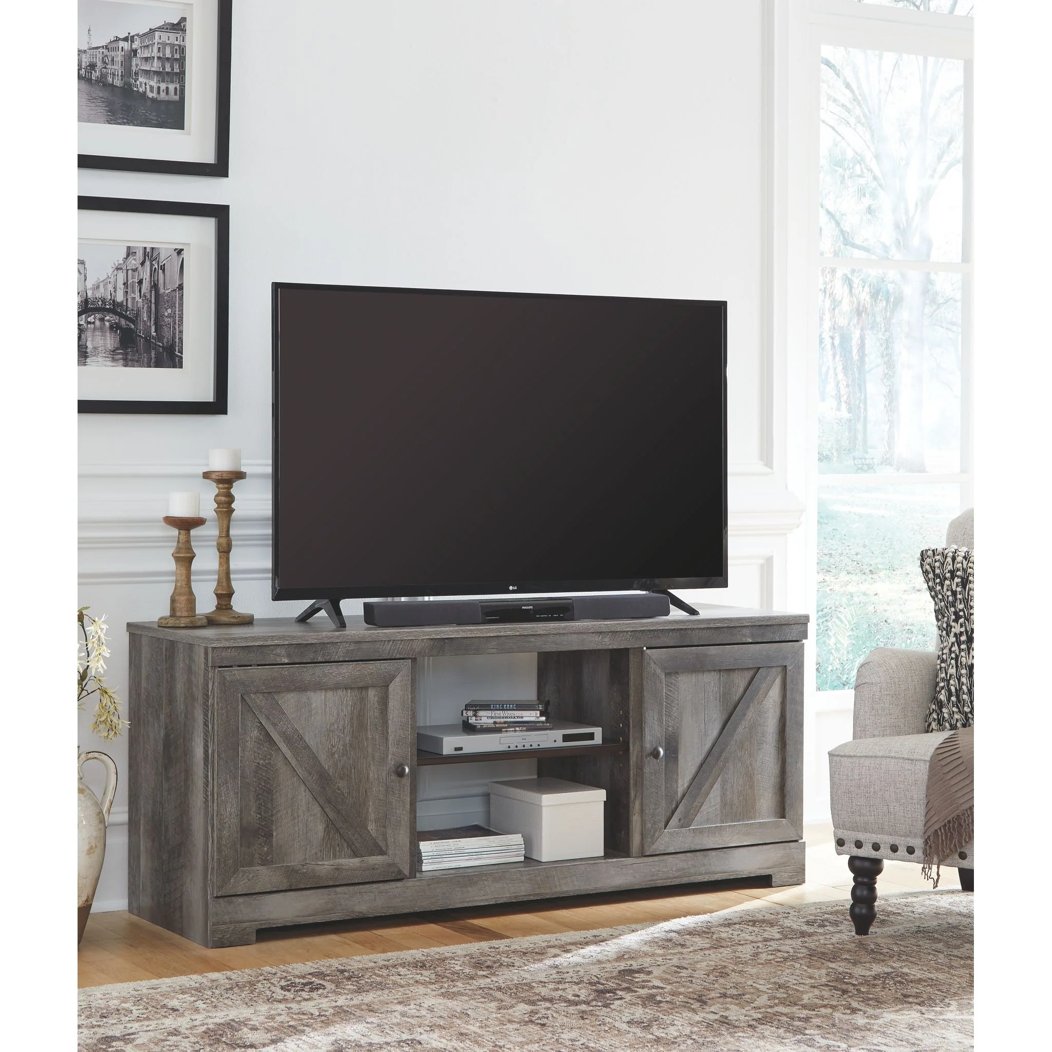 Wynnlow TV Stand - Image 6