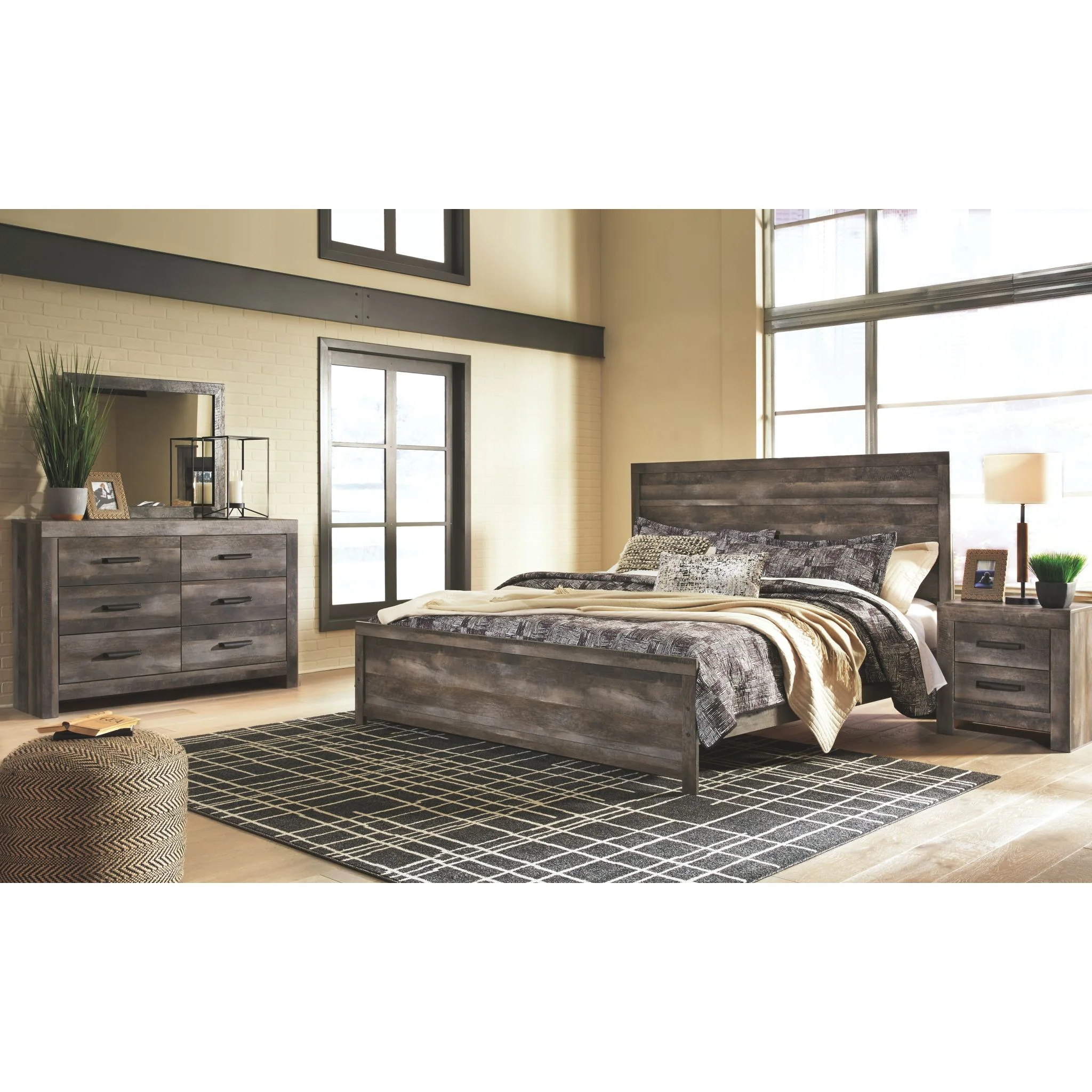 Wynnlow Panel Bed - Image 12