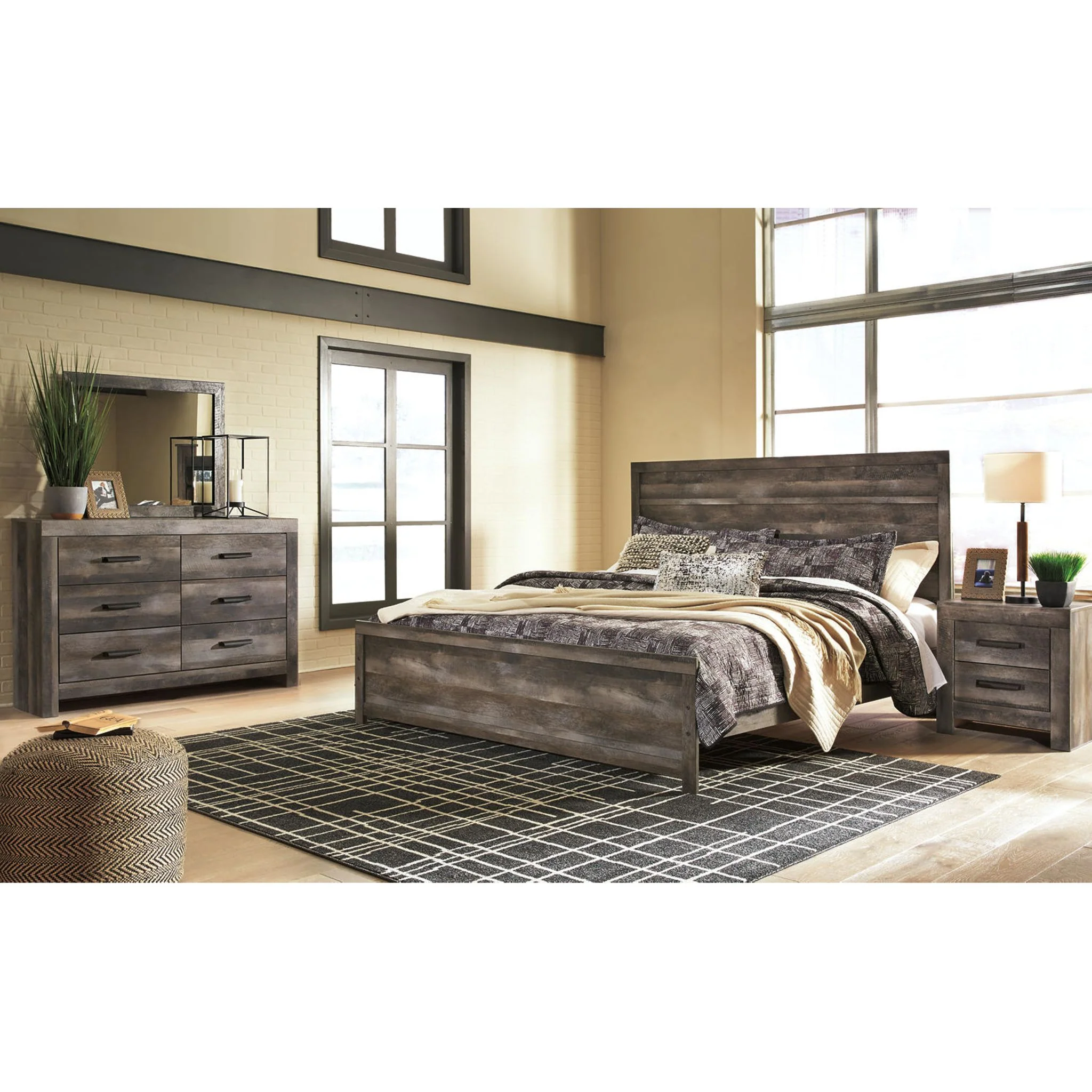 Wynnlow Panel Bed - Image 18