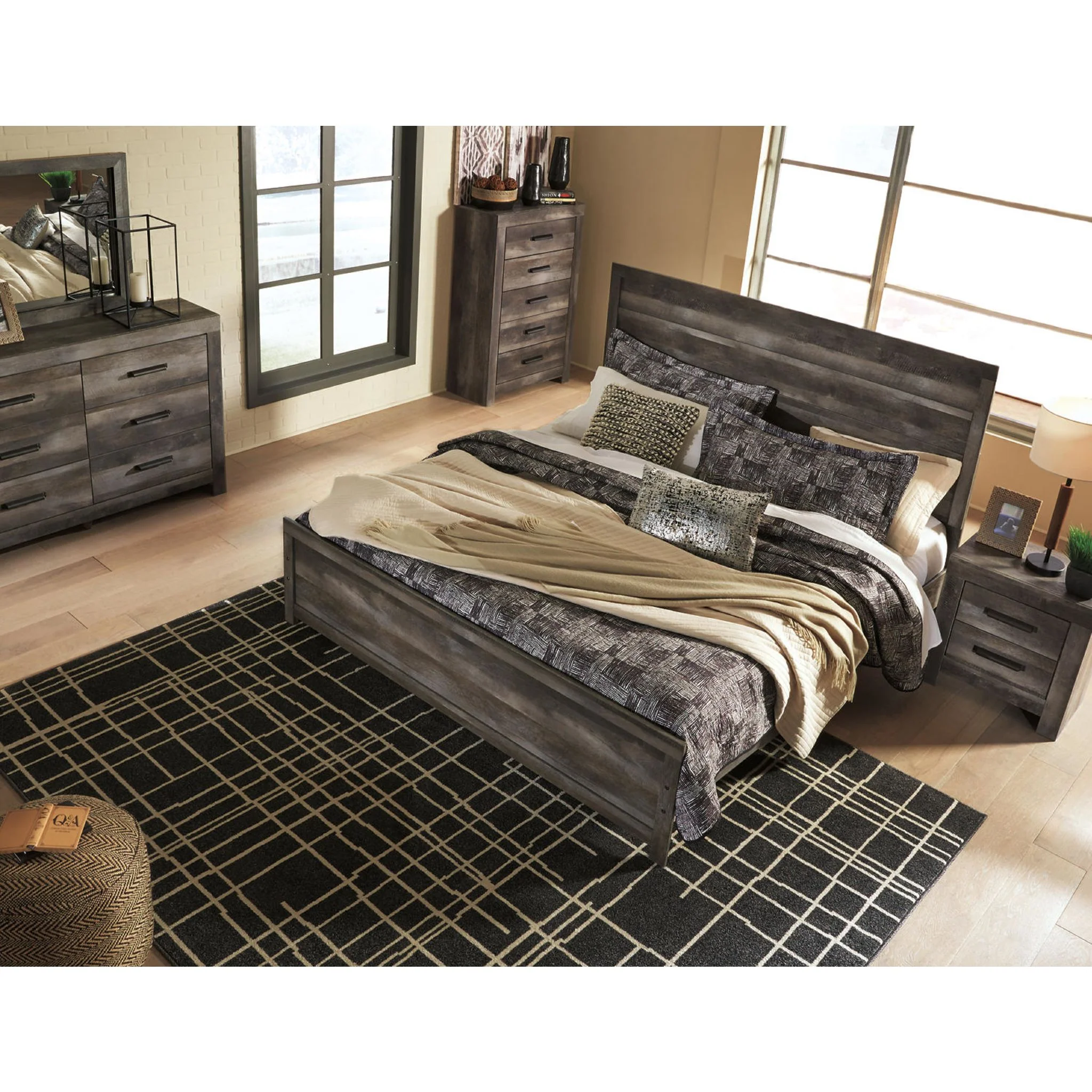 Wynnlow Panel Bed - Image 26
