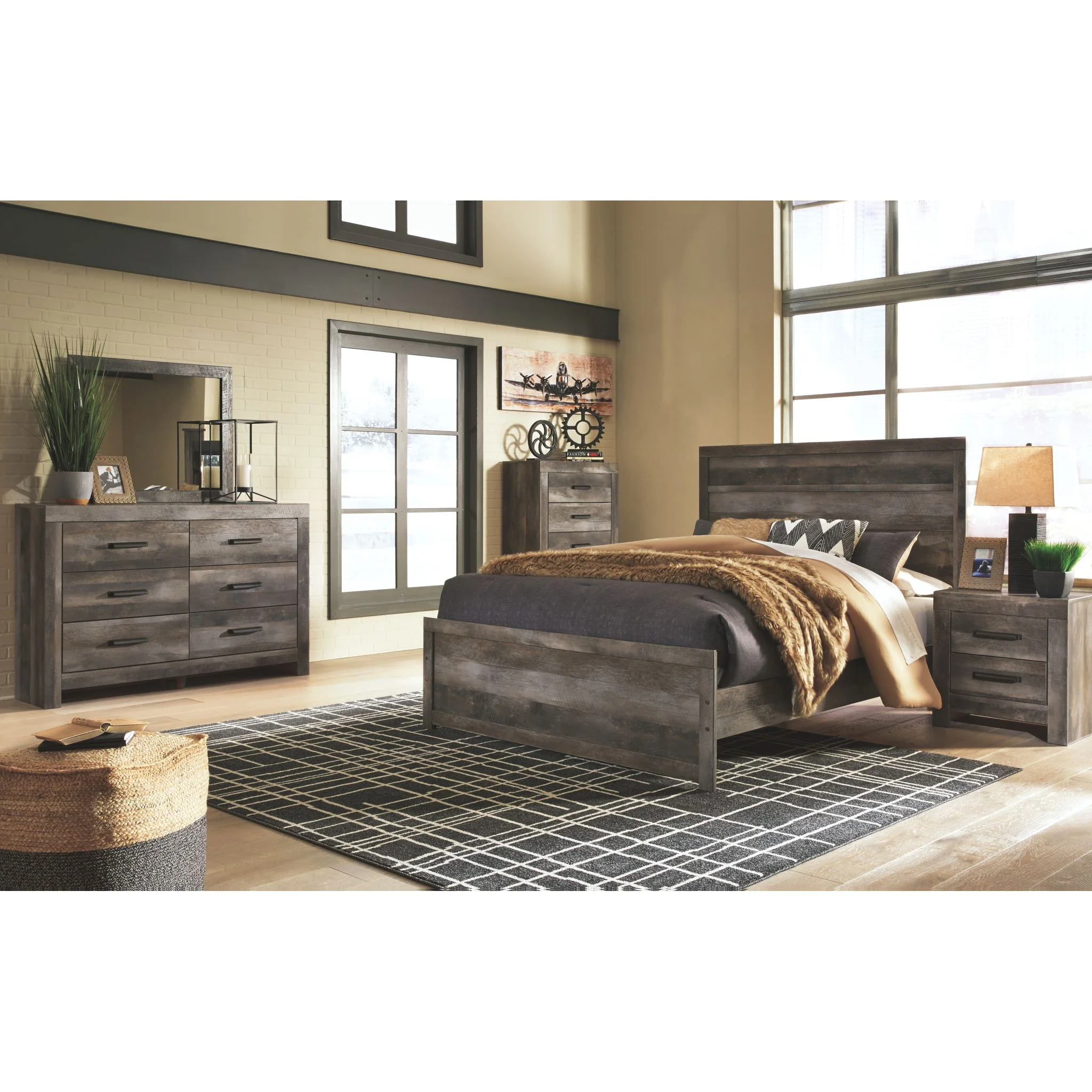 Wynnlow Panel Bed - Image 4