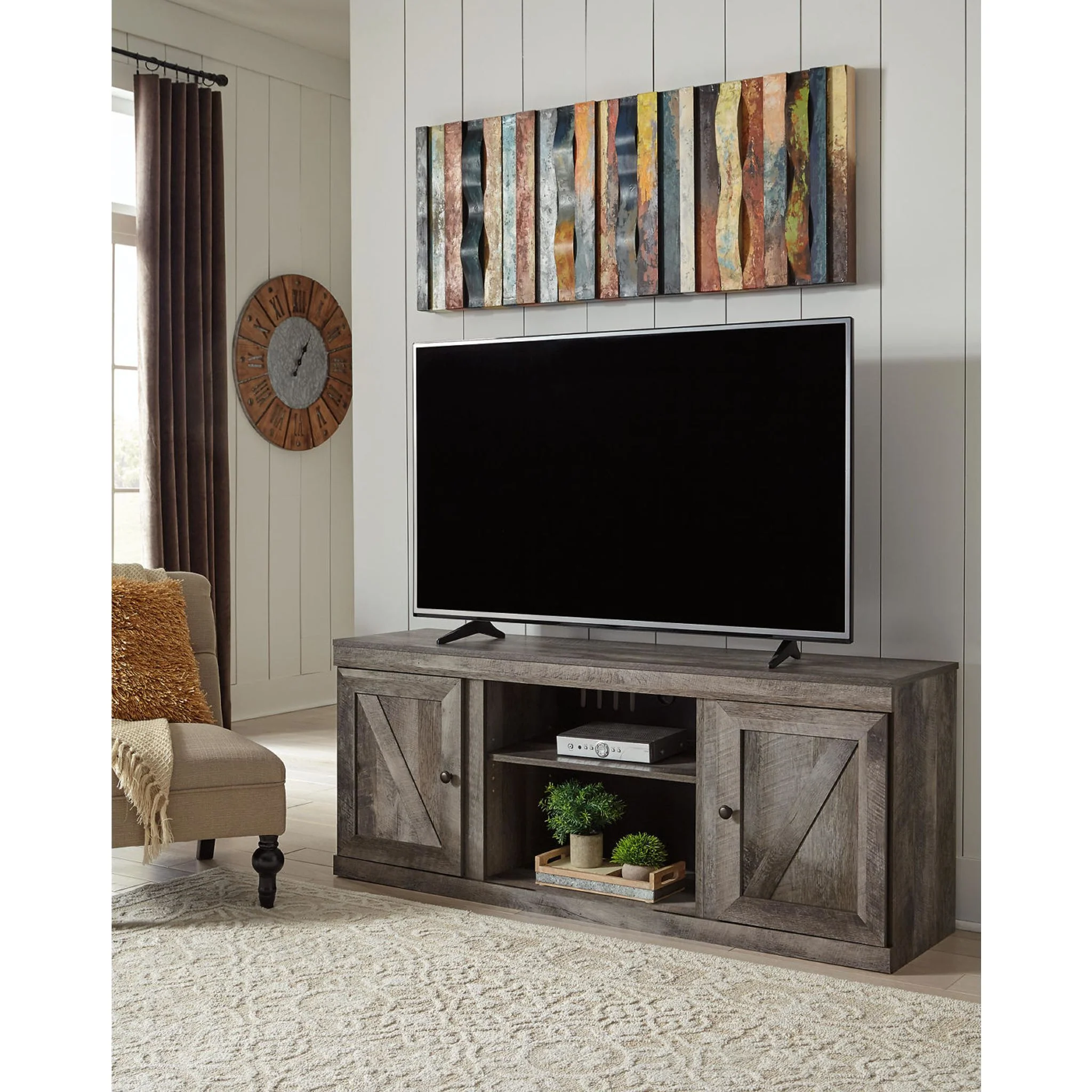 Wynnlow TV Stand - Image 2