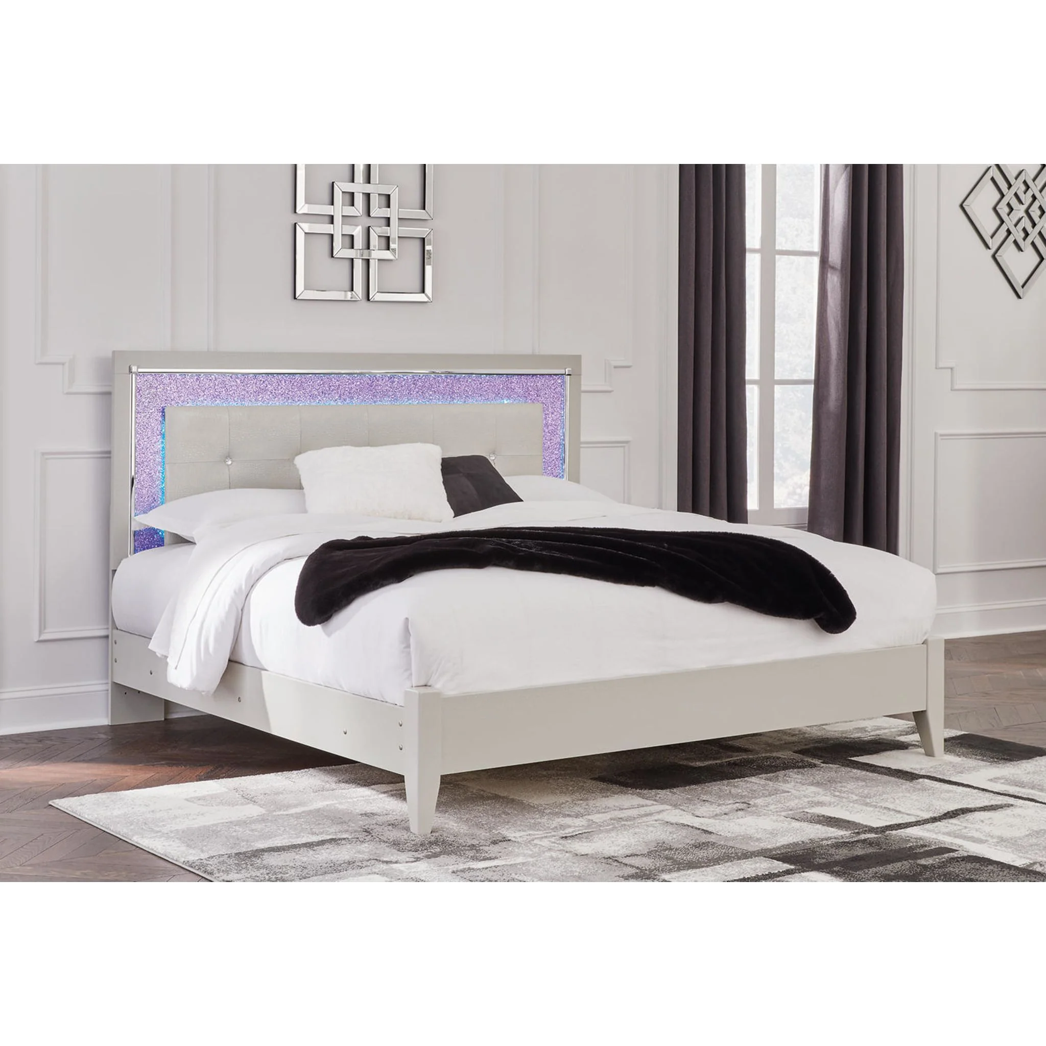 Zyniden King Panel Bed - Image 6